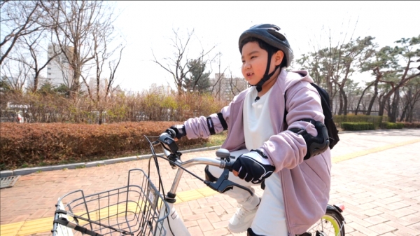 재난탈출 생존왕, ‘국민 손자’ 홍잠언이 알려주는 어린이 자전거 사고 예방법!
