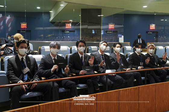 그룹 BTS(방탄소년단)가 20일(현지시각) 뉴욕 유엔본부 총회장에서 열린 제2차 SDG Moment(지속가능발전목표 고위급회의) 개회식에 참석해있다. (사진=청와대)
